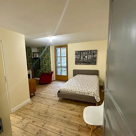 Apartmán A L'ombre De La Tour Lurdy