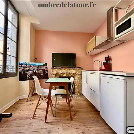 A L'ombre De La Tour * 卢德