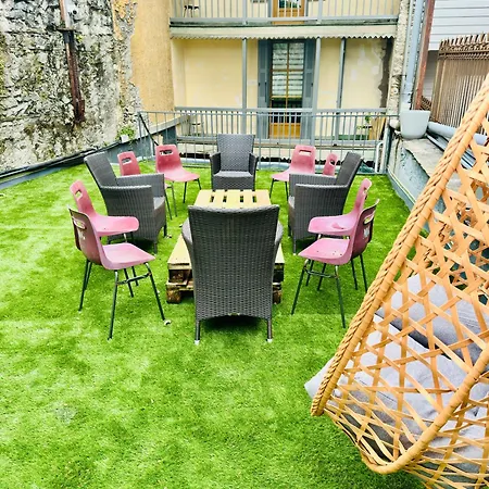 A L'ombre De La Tour Apartmán Lurdy