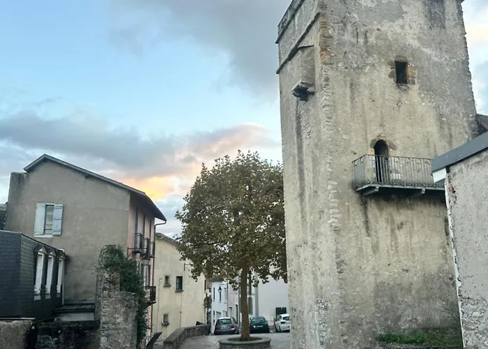 A L'ombre De La Tour Apartmán