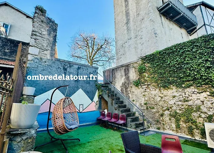 A L'ombre De La Tour Apartamento