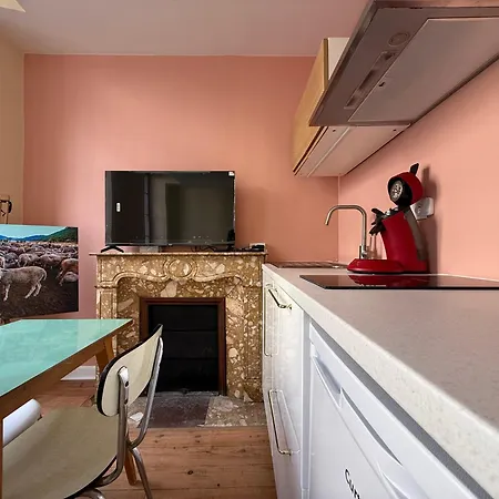 A L'ombre De La Tour