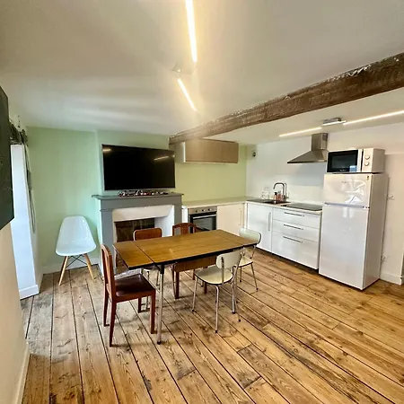 Lägenhet A L'ombre De La Tour Lourdes